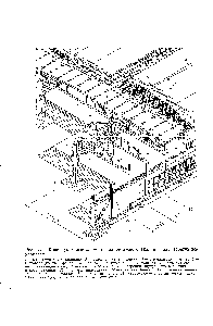 Рис. 23.1. <a href="/info/1329788">Конструктивные элементы</a> одноэтажного здания с железобетонным каркасом 